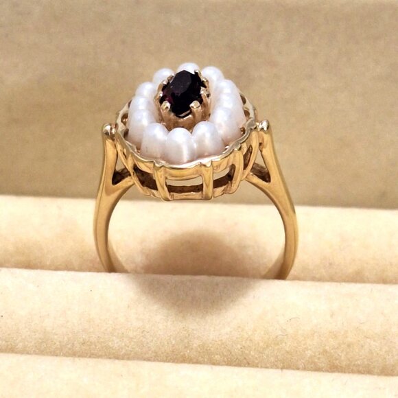 Avon Pearl Ruby Red Rhinestone Oval Ring, Gold Tone - Picture 2 of 13